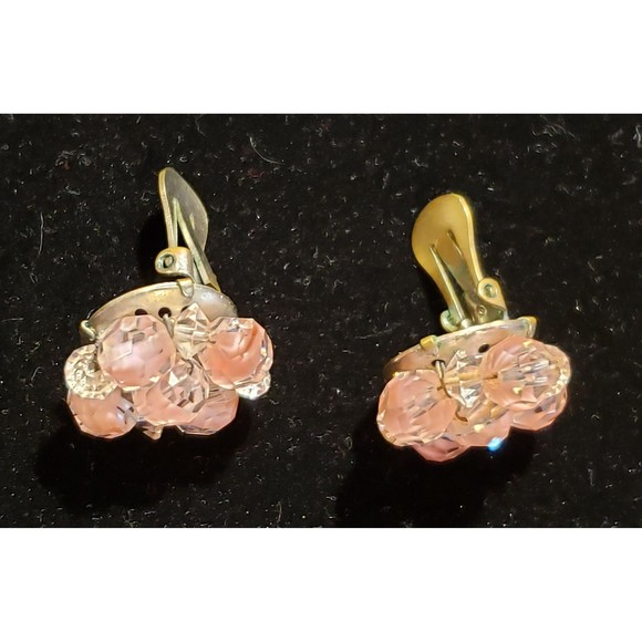 Vintage Unsigned Clip On Earrings, Cluster of Pink and Clear Beads - Picture 4 of 9